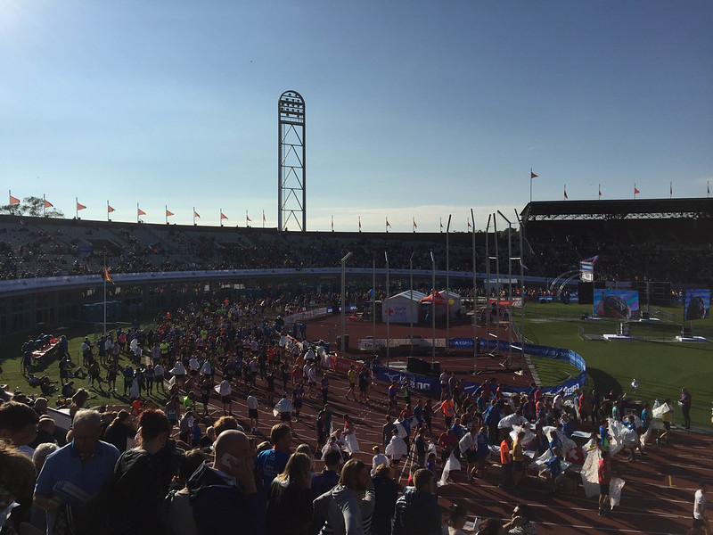 Stadionilla jengiä ylhäältä